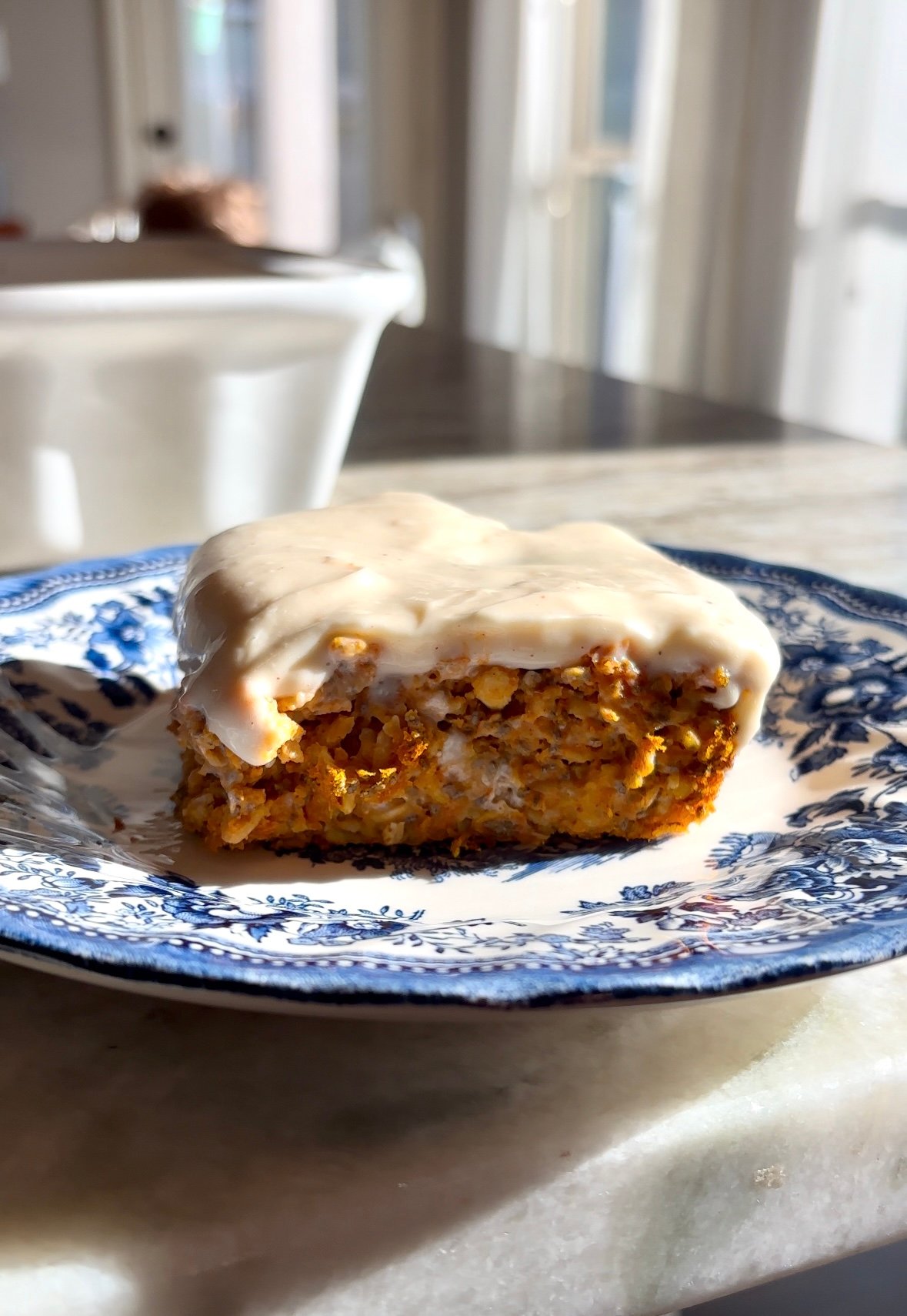 Read more about the article Pumpkin Pie Baked Oats with Spiced Cream Cheese Frosting